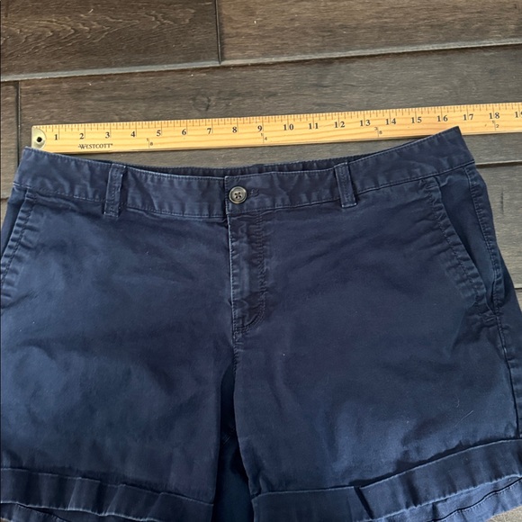 ❤️3/$30 Banana Republic City Chino Navy Blue Women's Shorts - Picture 6 of 8